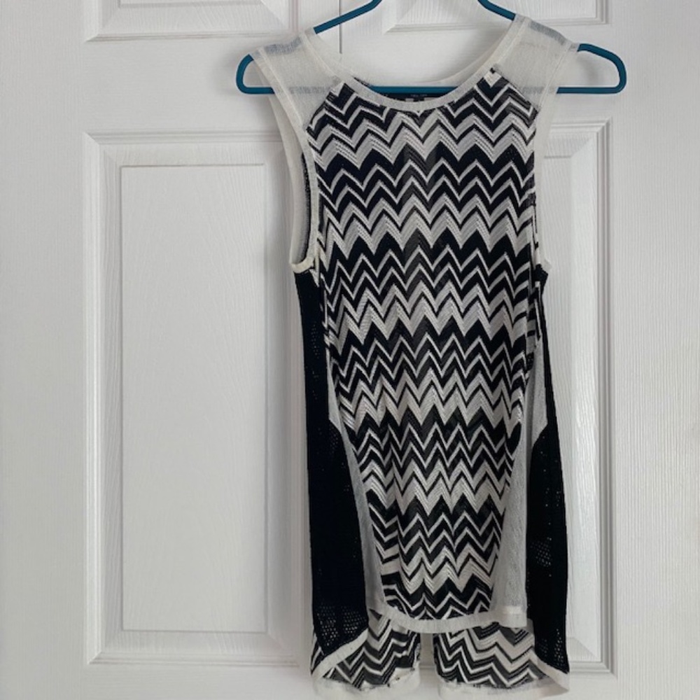 Generation Love Sleeveless Chevron Print Shirt
